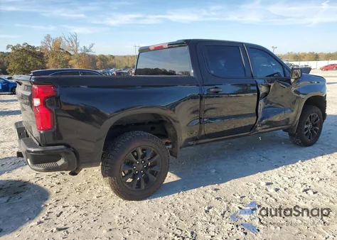 2021 Chevrolet Silverado K1500 Custom z USA, uszkodzony, nr VIN 3GCPYBEK2MG353094